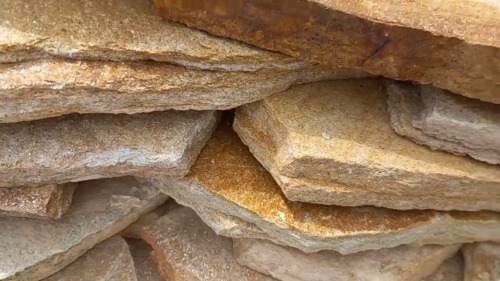 Плитняк златолит жёлтый золотистый для отмостки купить в Рязанской области