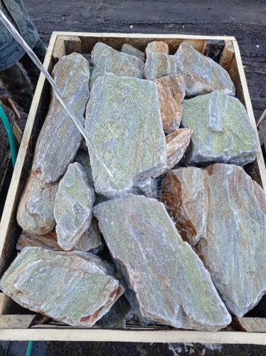 Златолит жёлтый, жёлто-зелёный глыбки и валуны для ланшафтного дизайна купить в Рязанской области