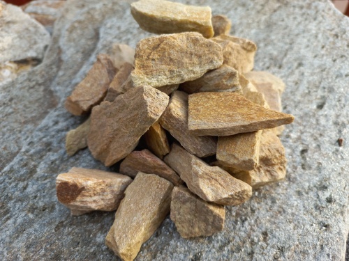 Златолит жёлтый декоративная каменная крошка купить в Рязанской области