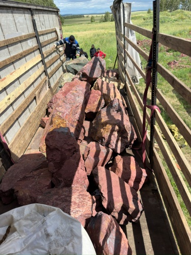 Ландшафтные глыбы красно-фиолетовые 200-1000 килограмм купить в Рязанской области