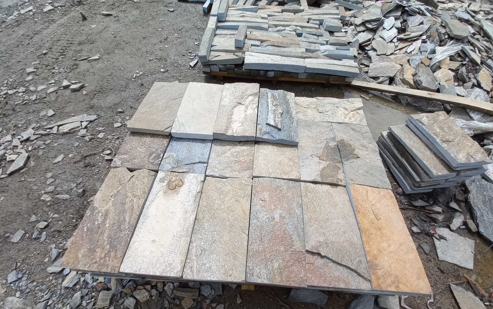 Плитка пилёная златолит Уральский для фасада купить в Рязанской области