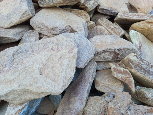 Златолит жёлтый, жёлто-зелёный глыбки и валуны для ланшафтного дизайна купить в Рязанской области