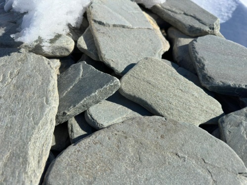 Плитняк златолит зелёный галтованный для цоколя купить в Рязанской области