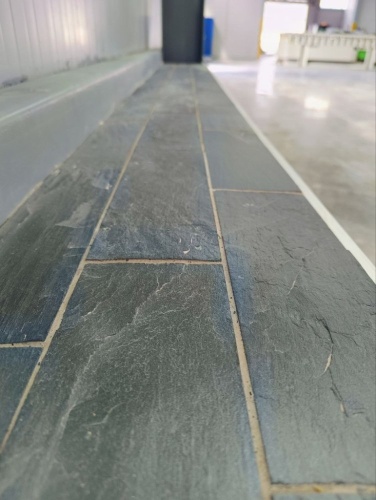 Плитка чёрная из натурального камня фасадная 30 см * 5 см, толщина 7 мм -30 мм купить в Рязанской области