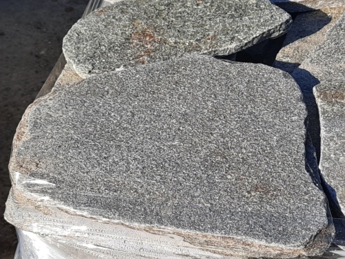 Златолит серебристый галтованный для лестниц купить в Рязанской области