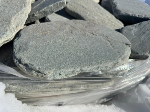 Плитняк златолит зелёный галтованный для мощения на бетон купить в Рязанской области